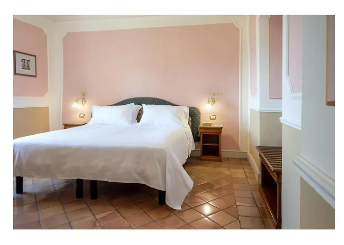 Hotel con piscina: Hotel Monteconero